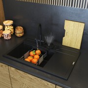 Zlew granitowy czarny RENDO zestaw bateria trójdrożna ociekarka deska myjka Granitan – aranżacja / widok z boku