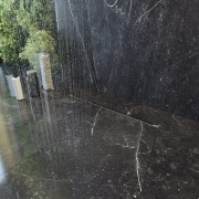 ODPŁYW LINIOWY POD PŁYTKĘ 70 cm STAL SYFON PRYSZNIC BRODZIK LUNO INOX Granitan – aranżacja / widok z boku