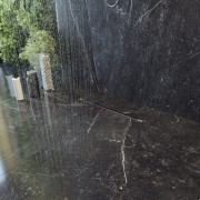 ODPŁYW LINIOWY POD PŁYTKĘ 50 cm STAL SYFON PRYSZNIC BRODZIK LUNO INOX Granitan – ujęcie z bliska / detal